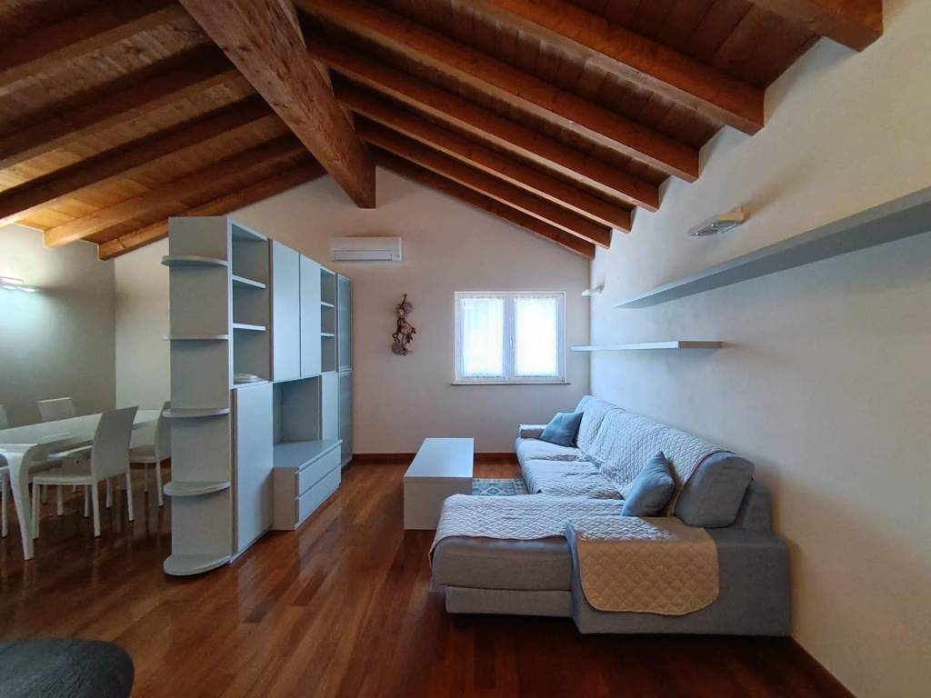 Villa unifamiliare via Castellaro, Torrazza Coste